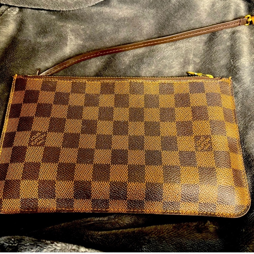 COPY - ❤️ AUTHENTIC LOUIS VUITTON WRISTLET